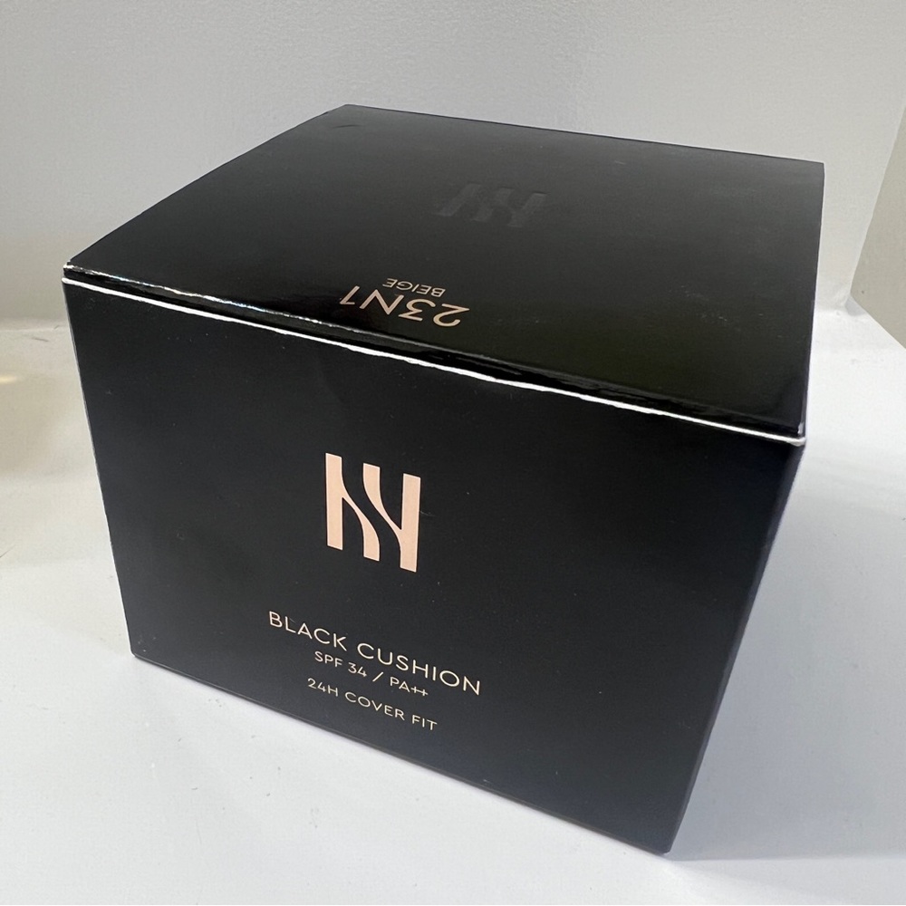 hera black cushion foundation SPF34 PA++ (#23n1)